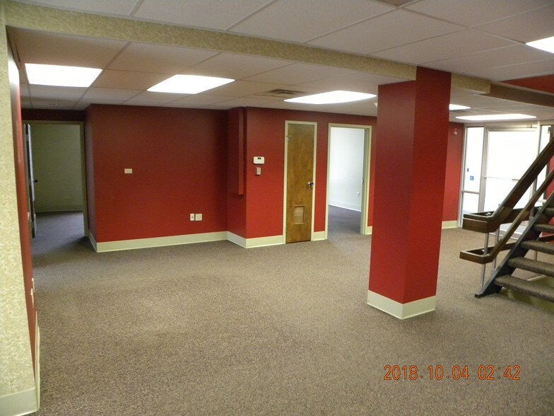 More Photos Of 4 Washington St, Sanford Office For Sale