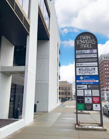 More Photos Of 456 Fulton St, Peoria Office For Sale