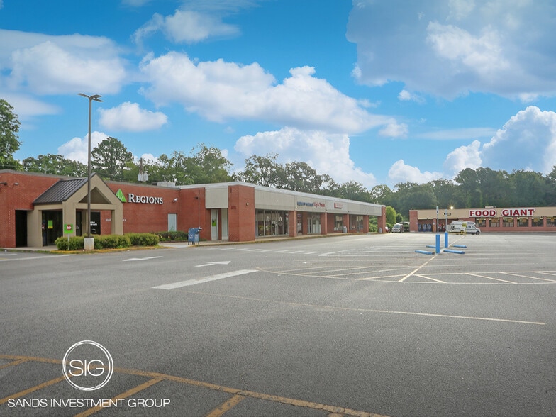 Primary Photo Of 109-143 Hueytown Plz, Bessemer Department Store For Sale