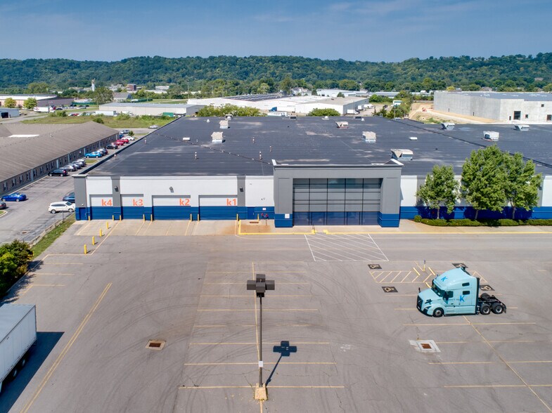 More Photos Of 4101 Winston Ave, Covington Flex For Lease