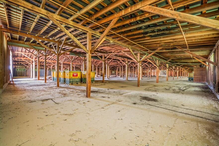 More Photos Of 901 Underwood Street, Littlefield Warehouse For Sale