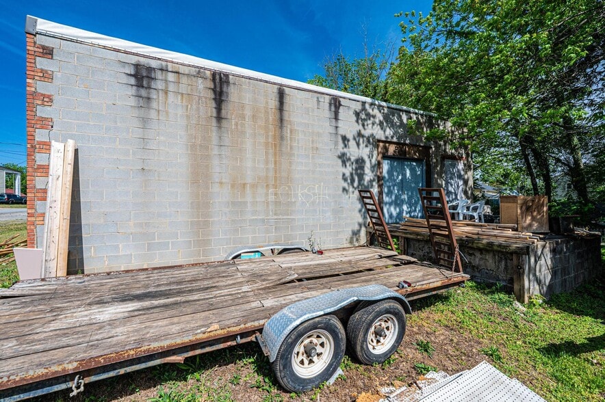 More Photos Of 304 Virginia St SW, Lenoir Storefront Retail Office For Sale