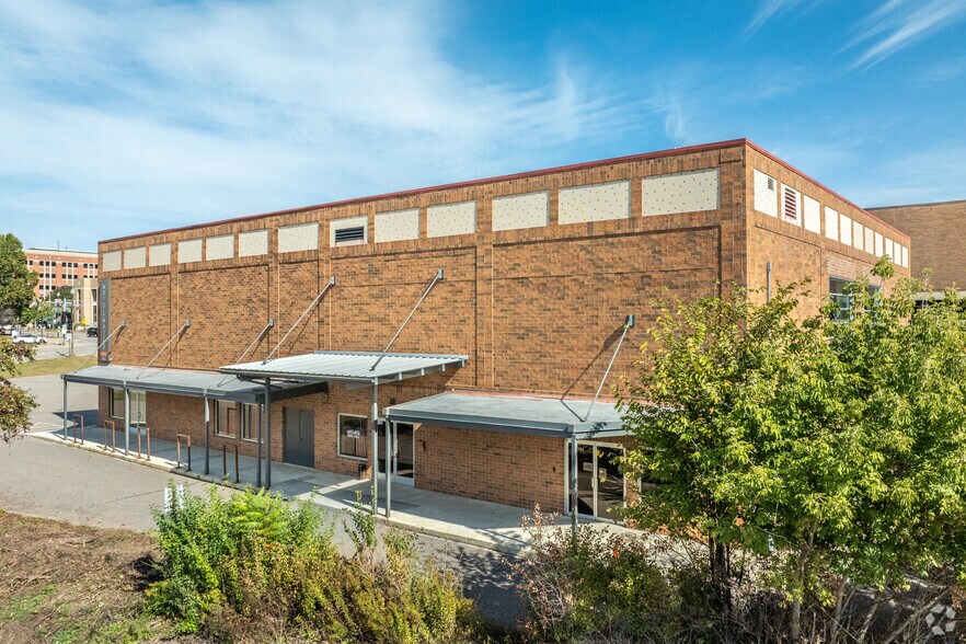 More Photos Of 130 N 1st St, Wausau Storefront Retail Office For Sale