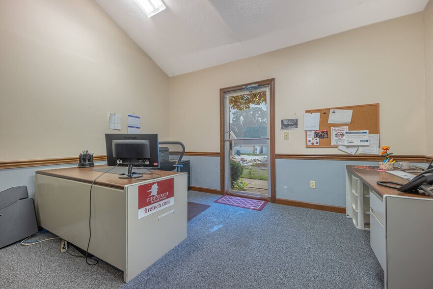 More Photos Of 7960-7996 Clyo Rd, Dayton Office For Sale