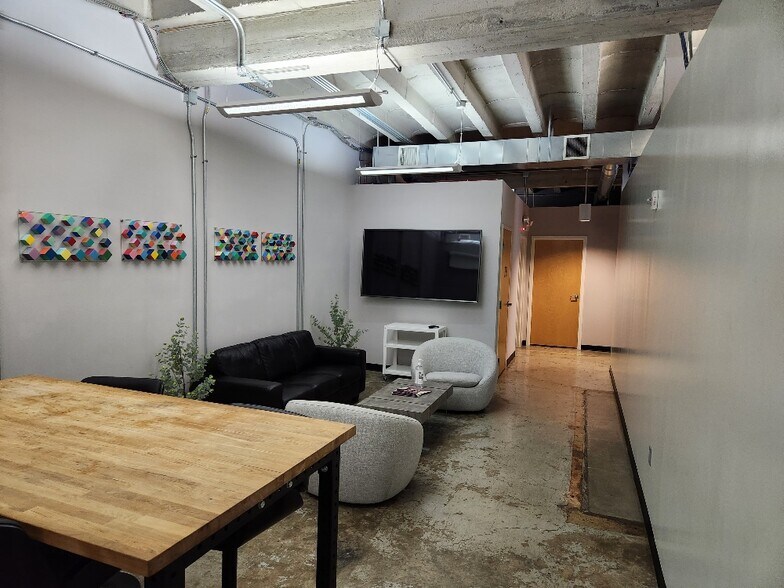 More Photos Of 1307 W Morehead St, Charlotte Office For Lease