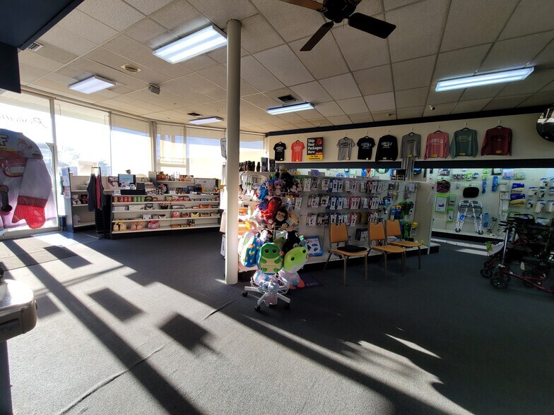 More Photos Of 302 N Main St, Rushville Storefront Retail Office For Sale