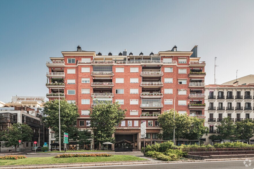 Primary Photo Of 5-7 Calle de Goya, Madrid Apartments For Sale
