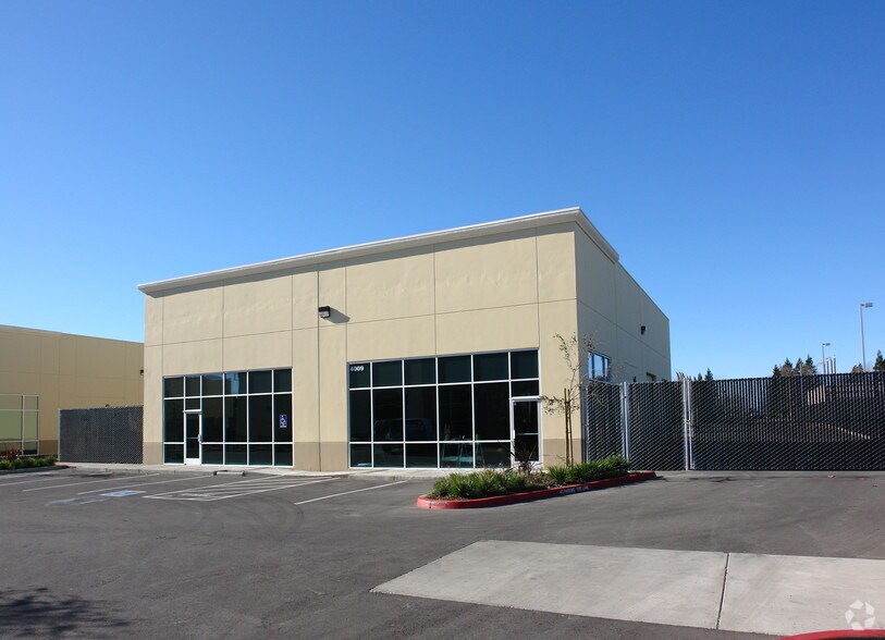 More Photos Of 4009 Vista Park Ct, Sacramento Research And Development For Sale