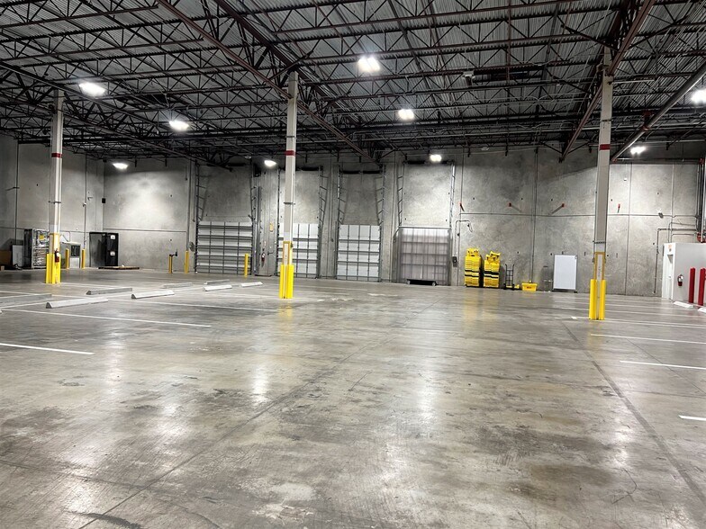 More Photos Of 3451 Executive Way, Miramar Warehouse For Lease