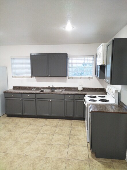 More Photos Of 2117 Donna St, North Las Vegas Apartments For Sale