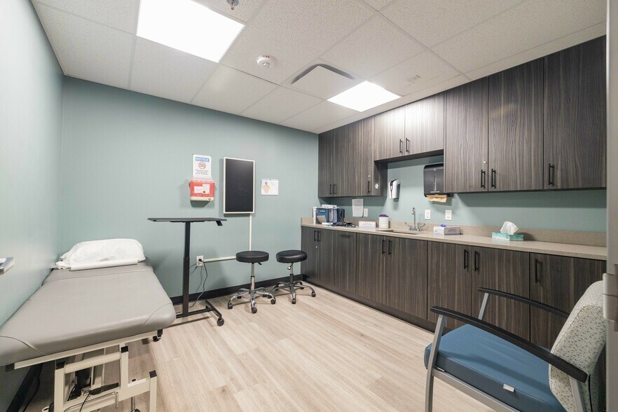 More Photos Of 42350 Grand River Ave, Novi Office For Sale