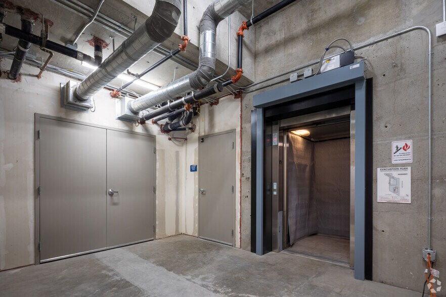 More Photos Of 8550-8594 Santa Monica Blvd, West Hollywood General Retail For Sale