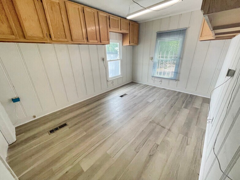 More Photos Of 183 Thompson Ln, Nashville Medical For Lease