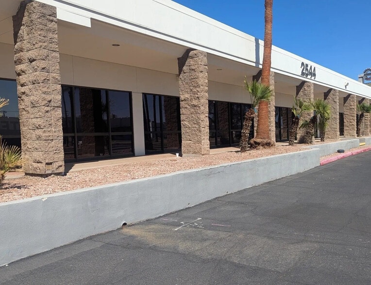 More Photos Of 2544 E University Dr, Phoenix Office For Sale