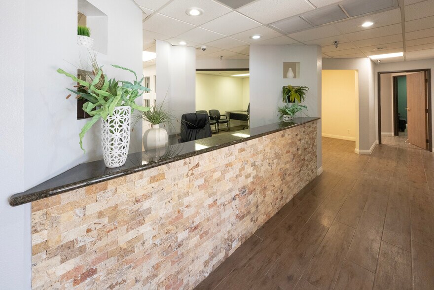 More Photos Of 5430 W Sahara Ave, Las Vegas Office For Lease