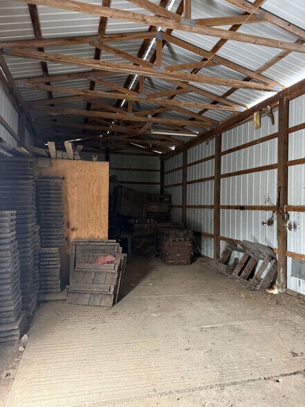 More Photos Of 510 W Burr Oak St, Centreville Manufacturing For Sale