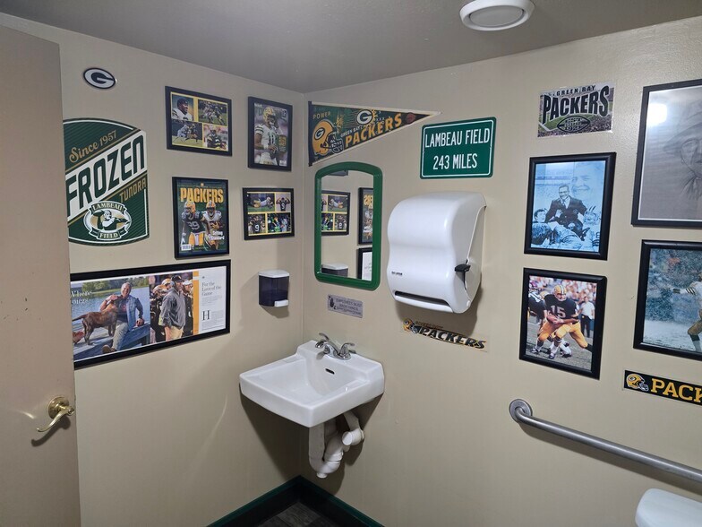 More Photos Of 225 US-8 Hwy, Turtle Lake General Retail For Sale