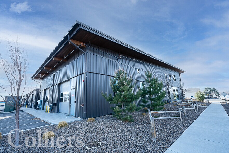 More Photos Of 240 Eastland Dr, Twin Falls Flex For Lease