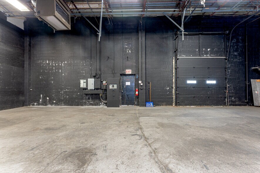More Photos Of 131 Leeder Hill Dr, Hamden Warehouse For Sale