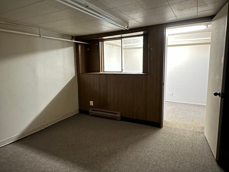 More Photos Of 1801 9th Ave, Longview Office For Lease