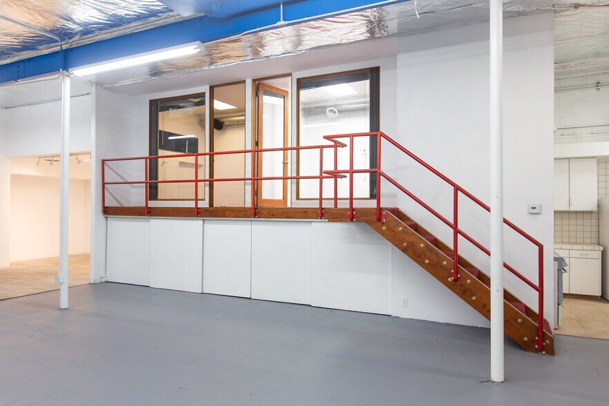 More Photos Of 1248 S Fairfax Ave, Los Angeles Light Manufacturing For Sale