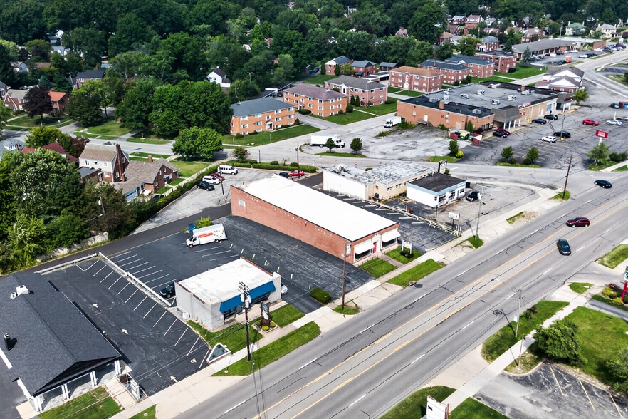 More Photos Of 4120 Market St, Youngstown Freestanding For Sale