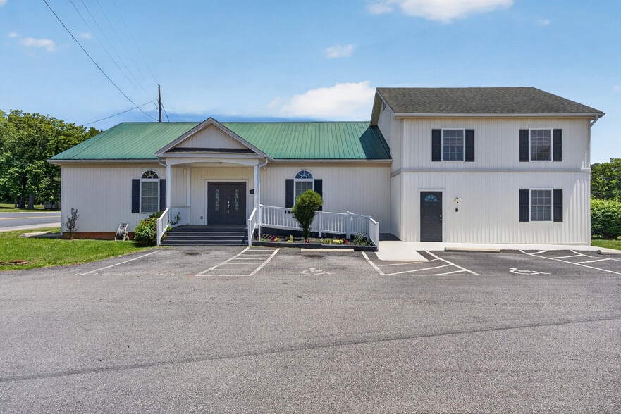 Primary Photo Of 168 Faulconerville Dr, Amherst Flex For Sale