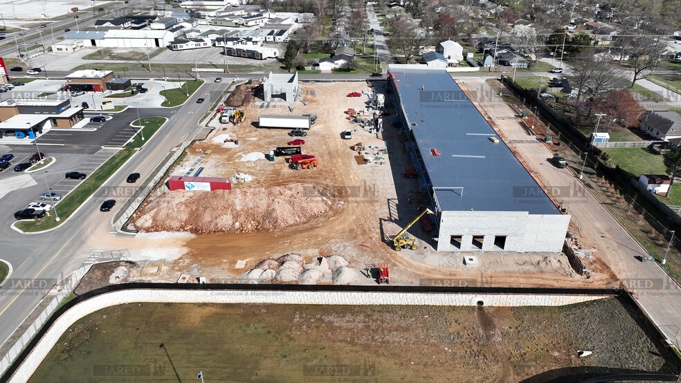 More Photos Of 3444 W Sunshine St, Springfield Storefront For Lease