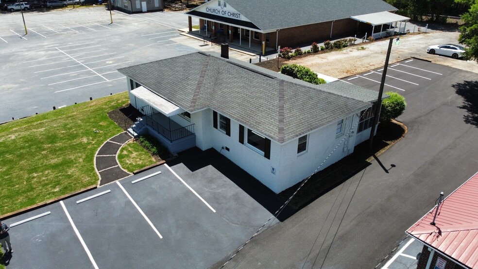 Primary Photo Of 715 NE Main St, Simpsonville Freestanding For Lease