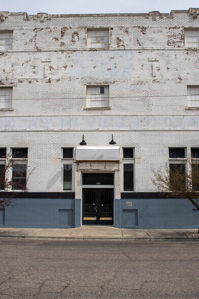 More Photos Of 902 S 1st Ave, Pocatello Distribution For Lease