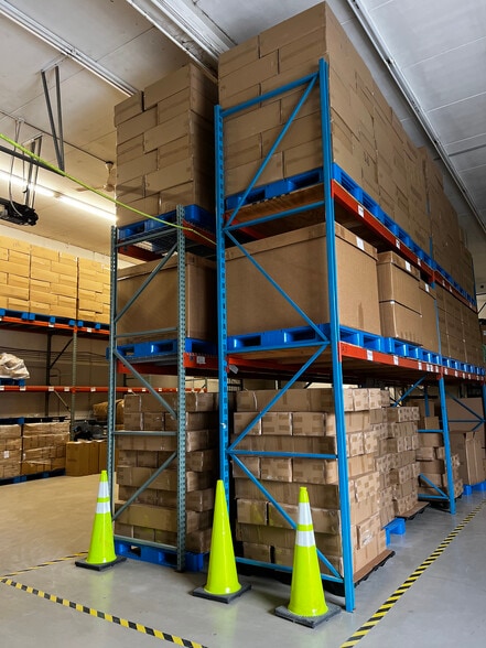 More Photos Of 115 N Prospect Ave, Itasca Showroom For Sale