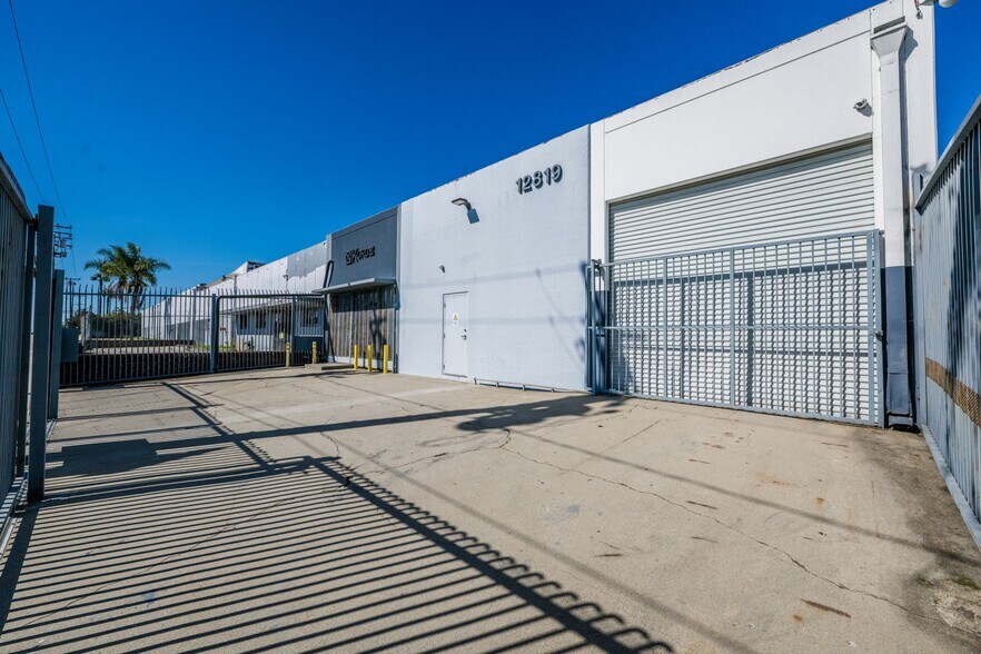 Primary Photo Of 12819 Main St, Los Angeles Warehouse For Sale
