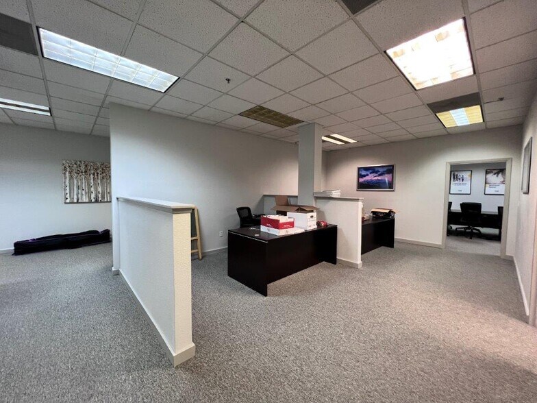 More Photos Of 415 Knollcrest Dr, Redding Office For Sale