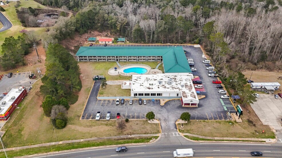 Primary Photo Of 1205 S Martin Luther King Blvd, Americus Hotel For Sale