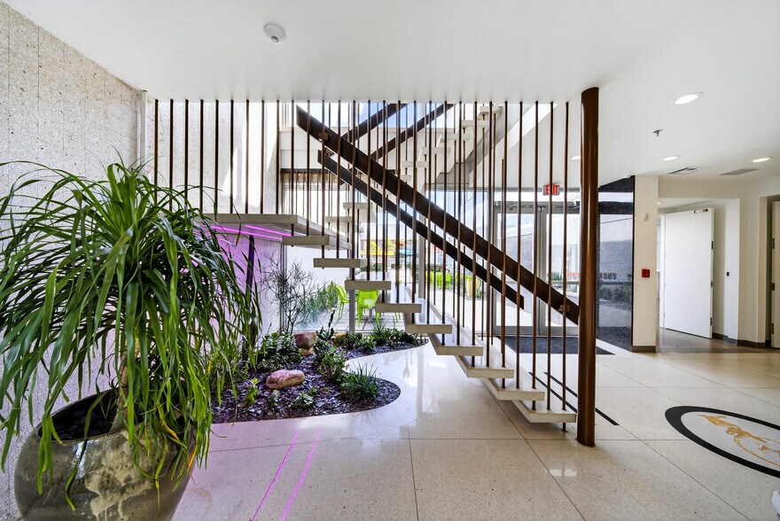 More Photos Of 7630 Biscayne Blvd, Miami Office For Lease