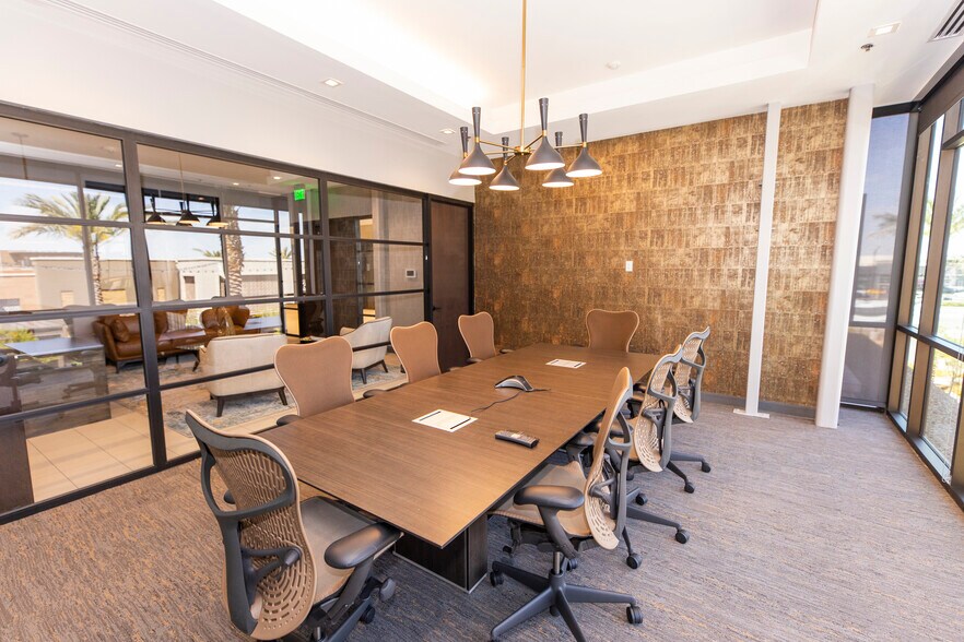 More Photos Of 17767 N Scottsdale Rd, Scottsdale General Retail For Lease