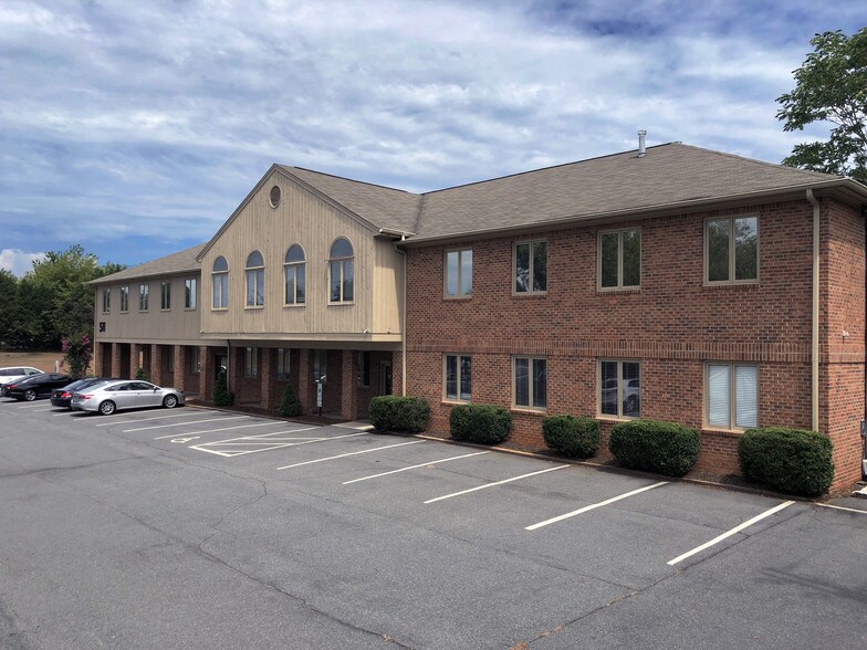 More Photos Of 511 Shepherd St, Winston-Salem Office For Sale