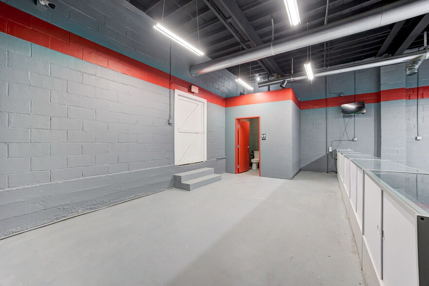 More Photos Of 3121 N Pennsylvania Ave, Oklahoma City Storefront Retail Office For Sale