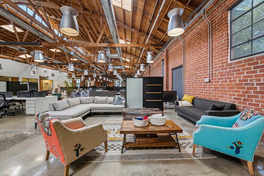 More Photos Of 4094 Glencoe Ave, Marina del Rey Loft Creative Space For Lease
