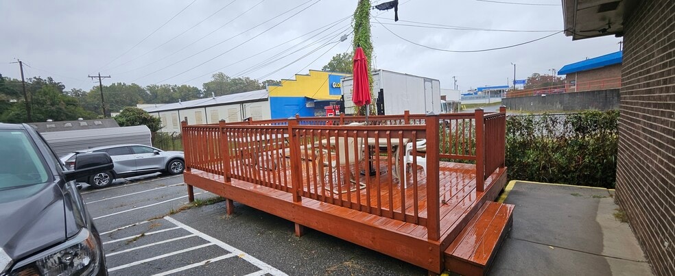 More Photos Of 4917 South Blvd, Charlotte Medical For Lease