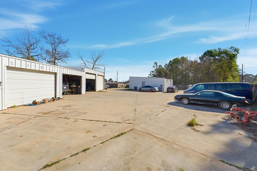 More Photos Of 15831 Highway 105 W, Montgomery Light Manufacturing For Sale