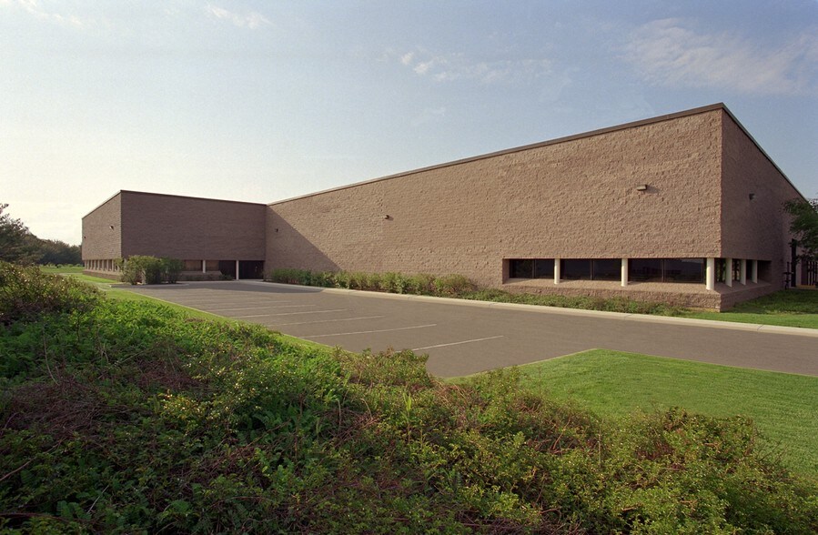 More Photos Of 80 Stults Rd, South Brunswick Warehouse For Lease