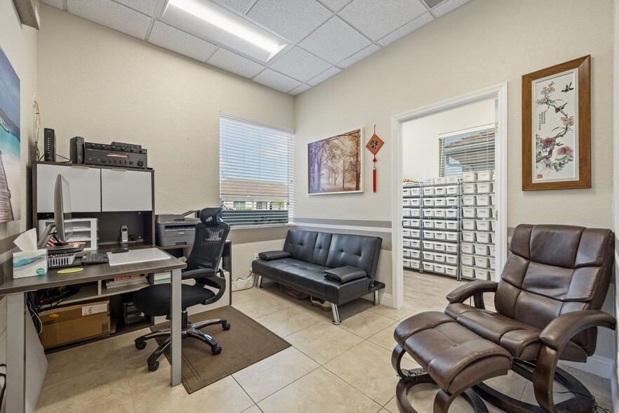 More Photos Of 4966-4968 Royal Gulf Cir, Fort Myers Medical For Sale