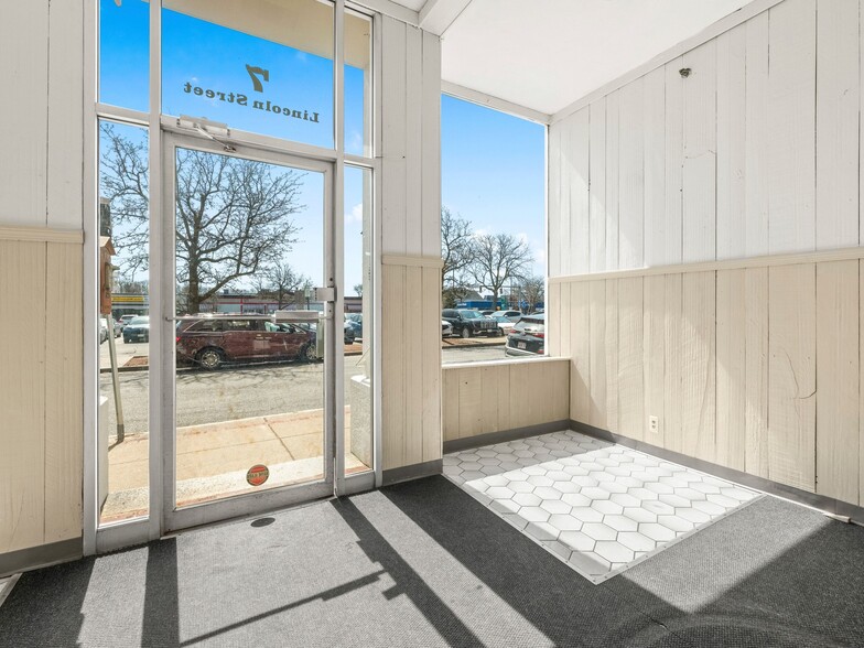 More Photos Of 416 Main St, Wakefield Office For Sale
