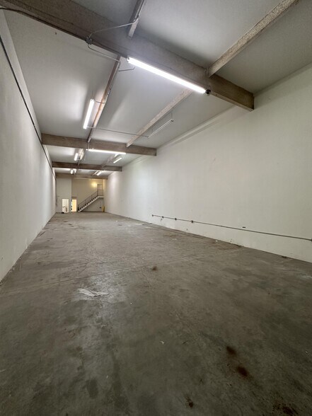 More Photos Of 5304 Derry Ave, Agoura Hills Industrial For Lease