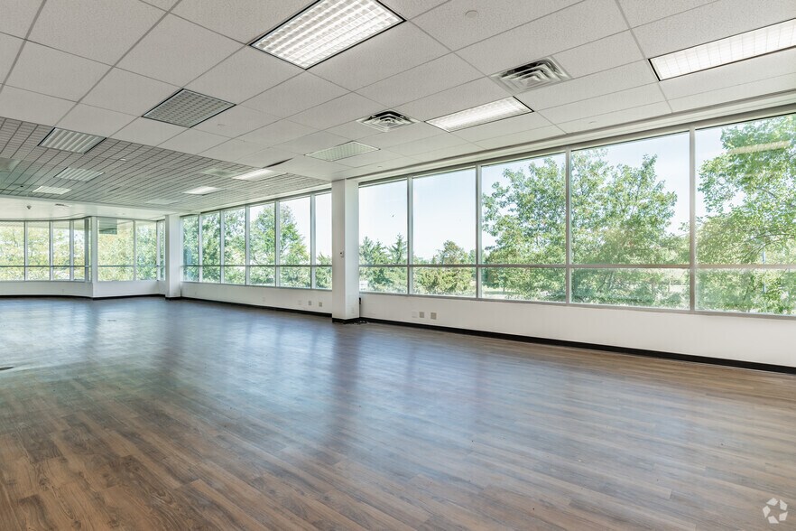 More Photos Of 5300 Crosswind Dr, Columbus Manufacturing For Sale