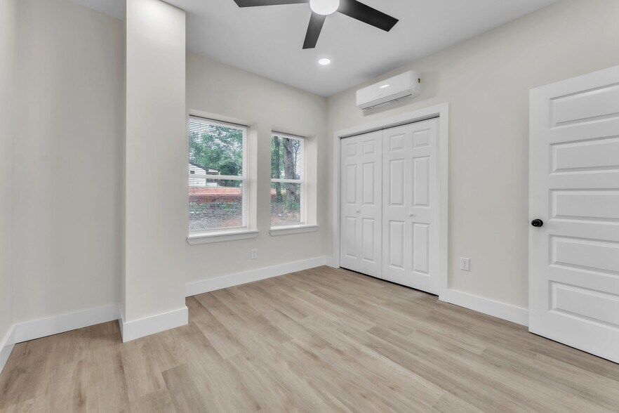 More Photos Of 839 Fairview Rd, Simpsonville Industrial For Sale