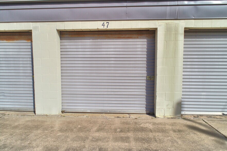 More Photos Of 5849 Holly Rd, Corpus Christi Self Storage For Sale