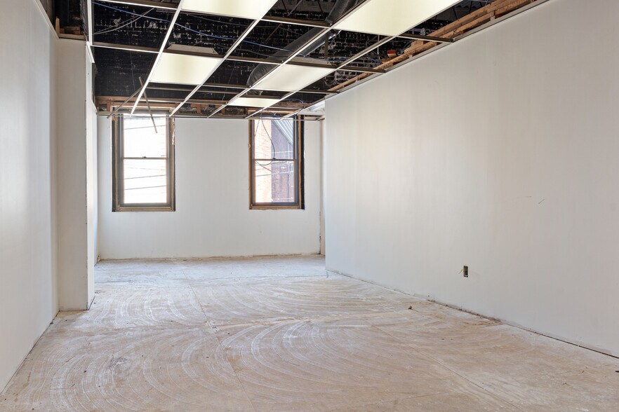 More Photos Of 1045 N Canal St, Pittsburgh Office For Sale