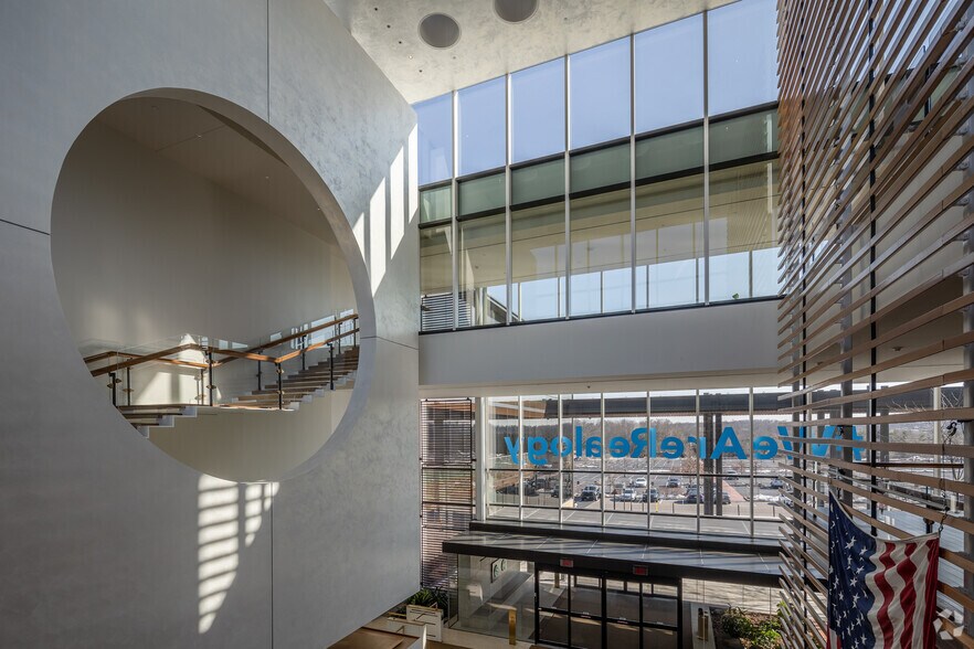 More Photos Of 175 Park Ave, Madison Office For Lease